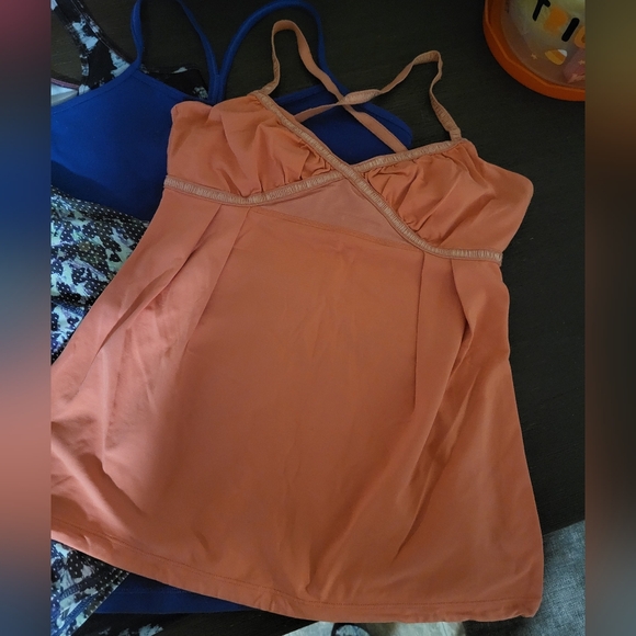 Lululemon tank top bundle~medium 8/10. - Picture 6 of 16